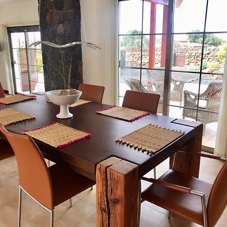 Villa Annunaki Lajares