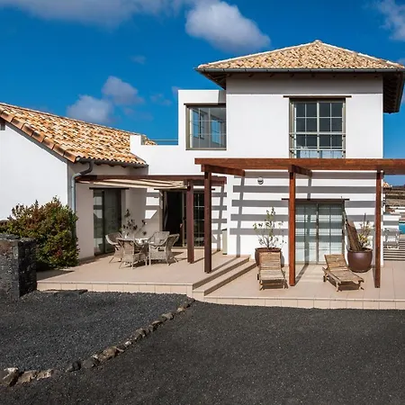 Villa Annunaki Lajares